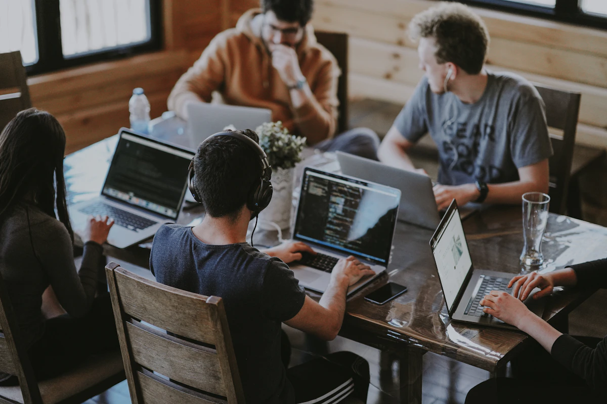 Web Development Agency vs Freelancer: When to Choose Each